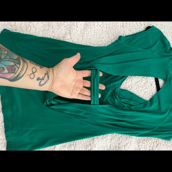 Backless emerald green top - Picture 4 of 4